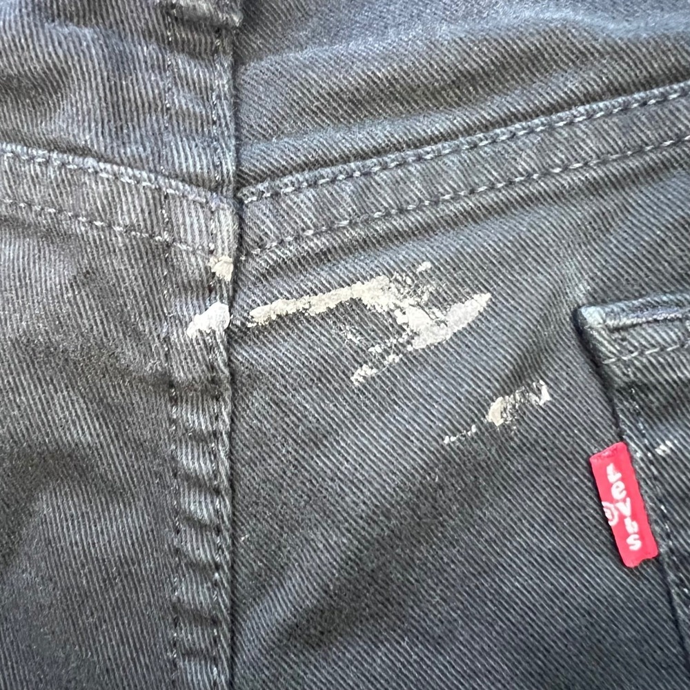 LEVI'S 541 Jeans Mens 42x32 Black Denim Holes Casual Comfort Stretch Paint Stain - Picture 12 of 16